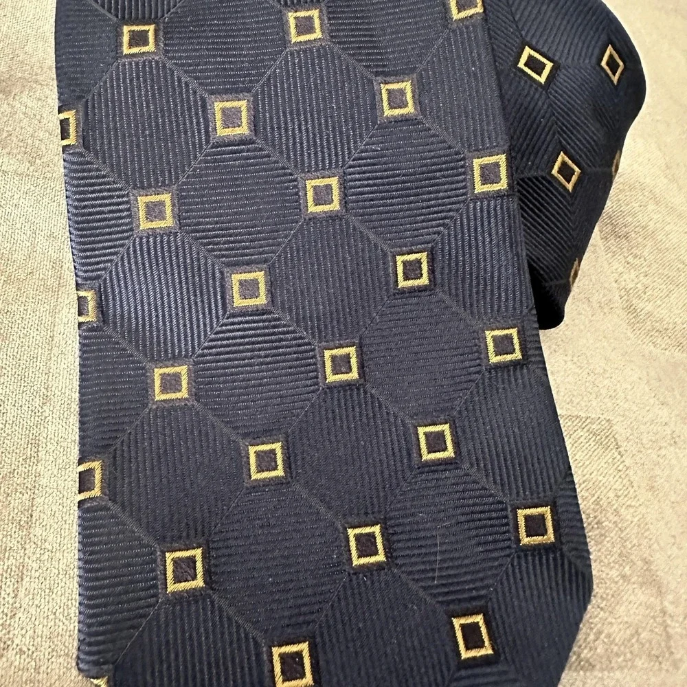 VTG Banana‎ Republic Tie One Size Blue Silk Geometric Made Italy Woven Necktie